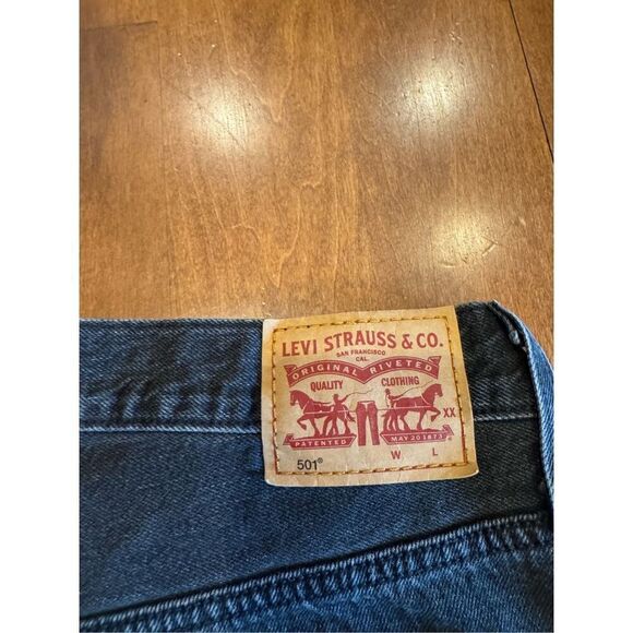 Women’s Levi’s 501 high-rise cut off shorts size 32 waist - Picture 3 of 4